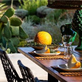 6 bedroom villa with pool and sea views near Noto, Sicily, sleeps 12